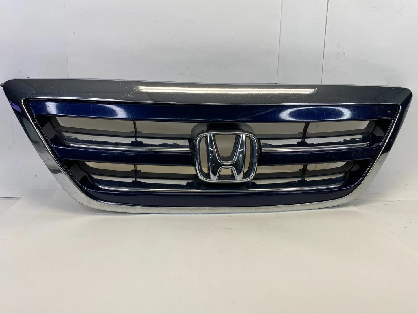 2005-2007 HONDA ODYSSEY FRONT BUMPER UPPER GRILL GRILLE ASSY 71121-SHJ-A010 OEM