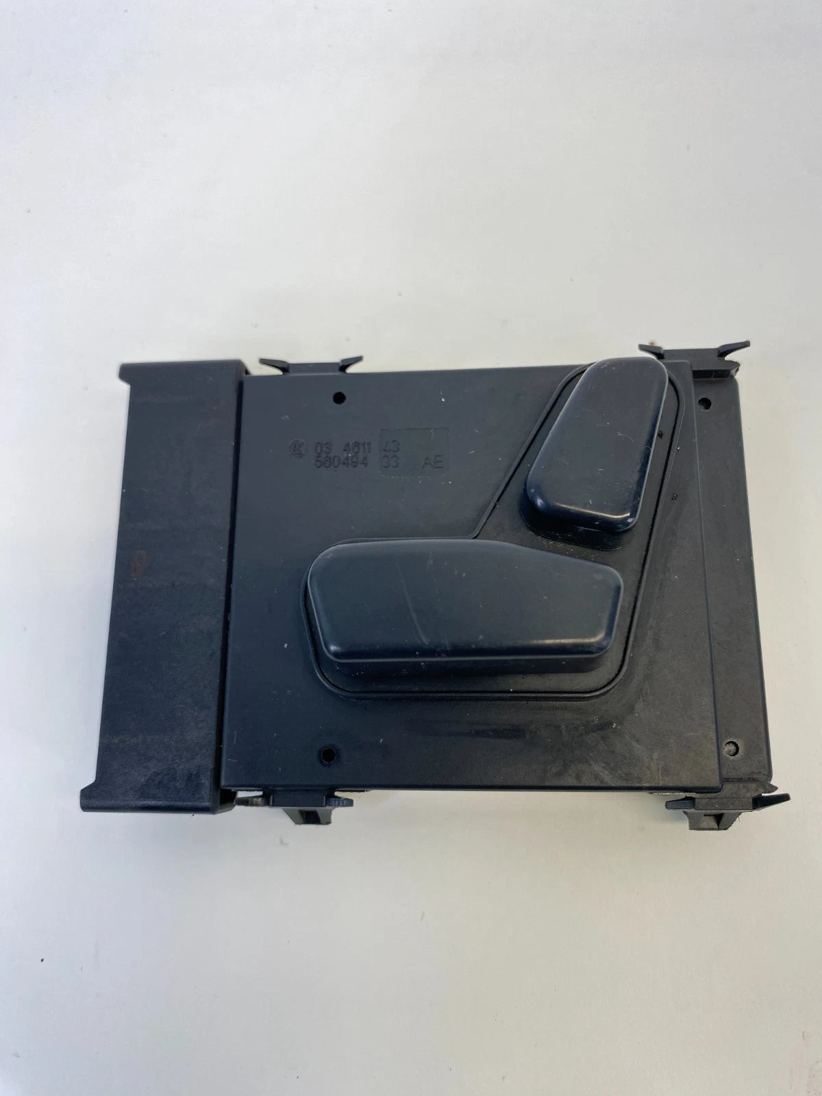 2005-2023 CHRYSLER 300 FRONT LEFT SIDE POWER SEAT ADJUSTER SWITCH 56049433AE OEM