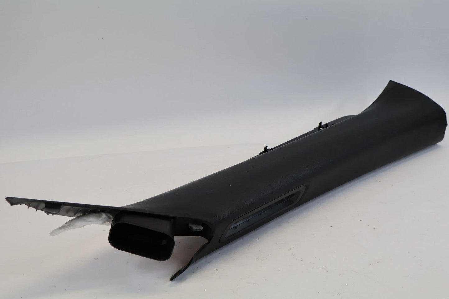 2020-2024 FORD EXPLORER RIGHT SIDE WINDSHIELD A PILLAR TRIM COVER PANEL OEM