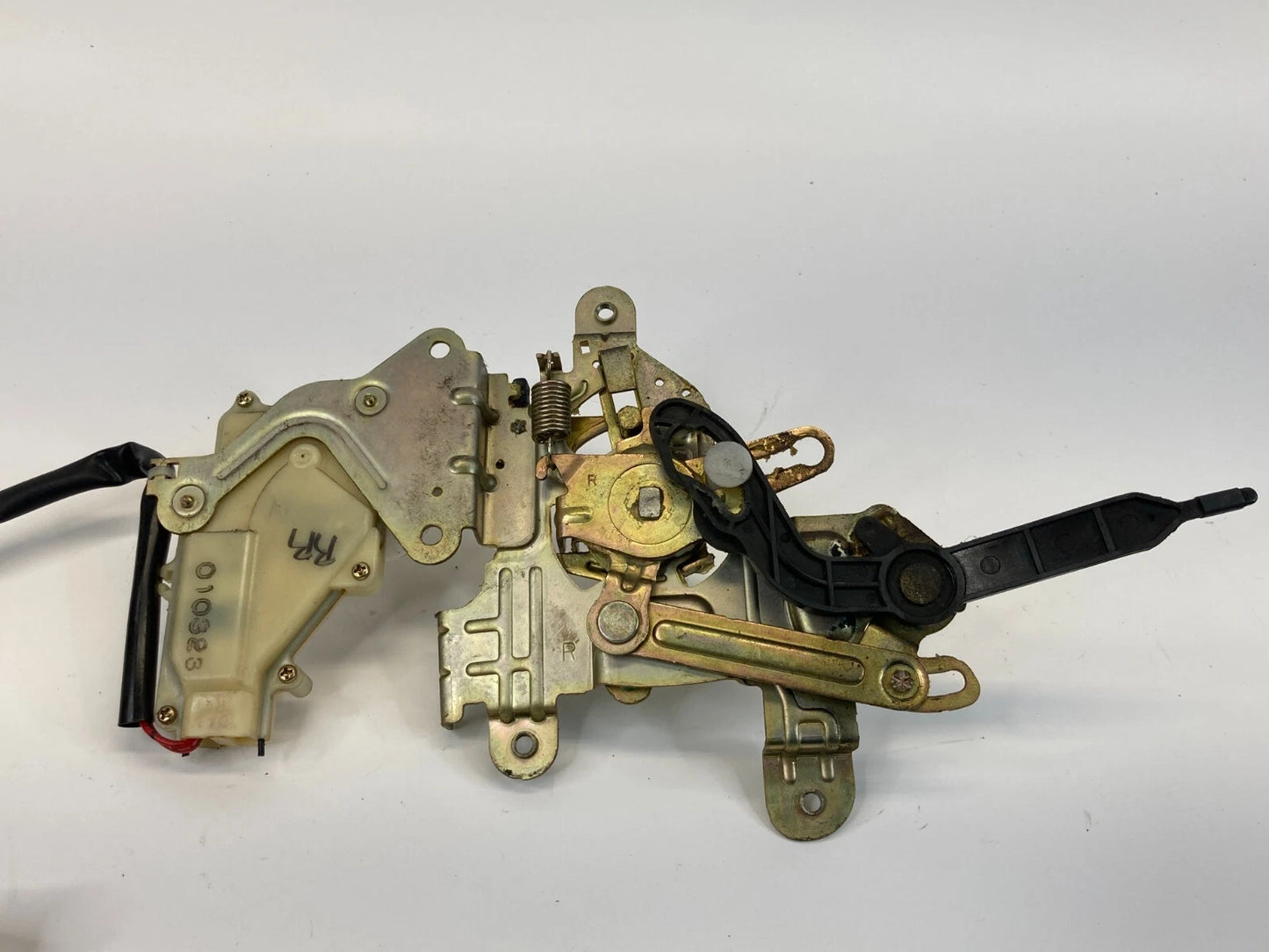 2000 2001 MAZDA MPV REAR RIGHT SIDE SLIDING MANUAL DOOR LOCK LATCH ACTUATOR OEM