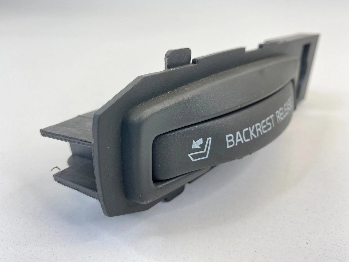 2001-2009 VOLVO S60 BACK REAR LEFT SEAT BACKREST RELEASE HANDLE 9188720 OEM