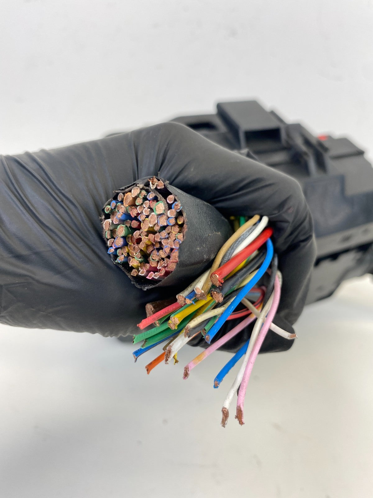 2006-2008 Kia Optima 2.4L 16V FWD Engine Compartment Junction Fuse Relay Box