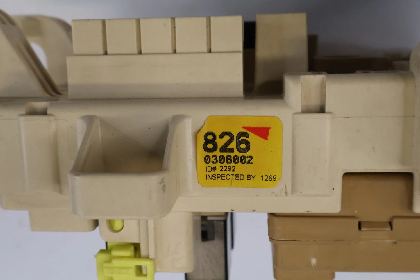 1998-2002 TOYOTA COROLLA INTERIOR FUSE BOX JUNCTION BLOCK OEM 82641-AB030