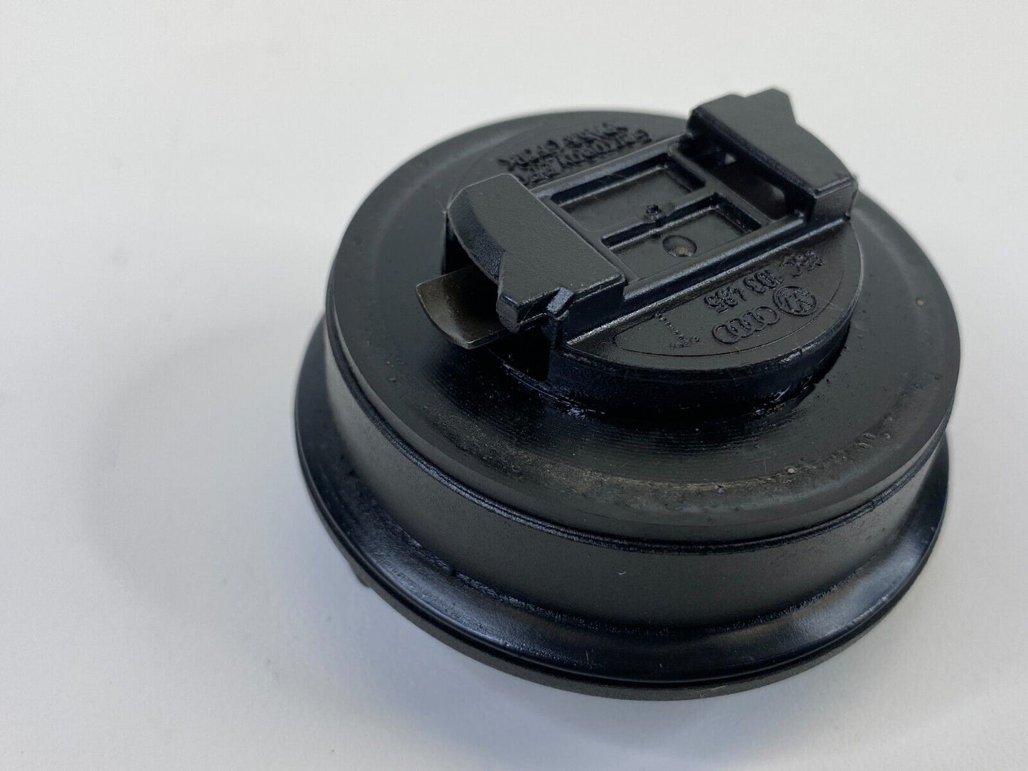 2009-2017 Volkswagen CC 2.0L L4 Engine Oil Fluid Filler Cap Cover 06C-103-485