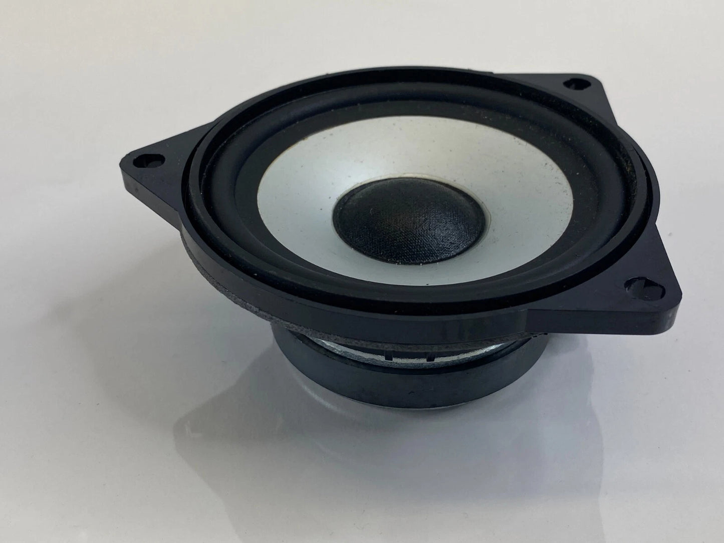 2007-2013 BMW X5 REAR LEFT SIDE DOOR SOUND SYSTEM AUDIO SPEAKER 65136949734 OEM