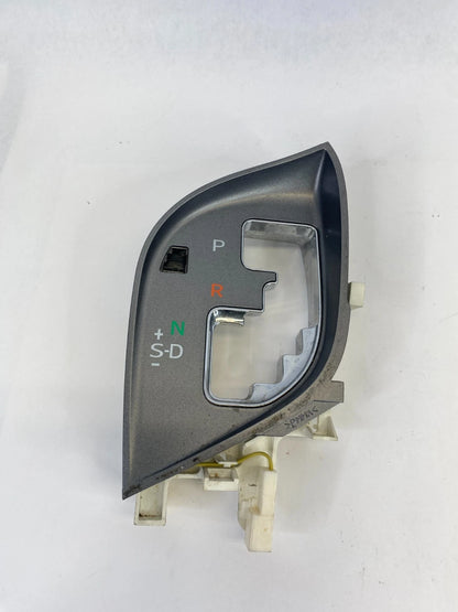 2009-2012 TOYOTA VENZA AUTOMATIC CENTER SHIFTER LEVER BEZEL TRIM INDICATOR OEM