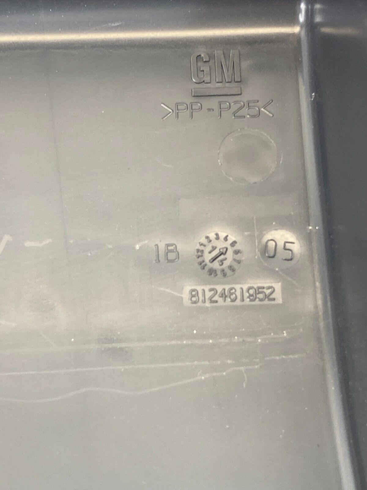 2011-2014 Chevrolet Cruze 1.4L Engine Fuse Box Relay Cover Cap 812461952 OEM