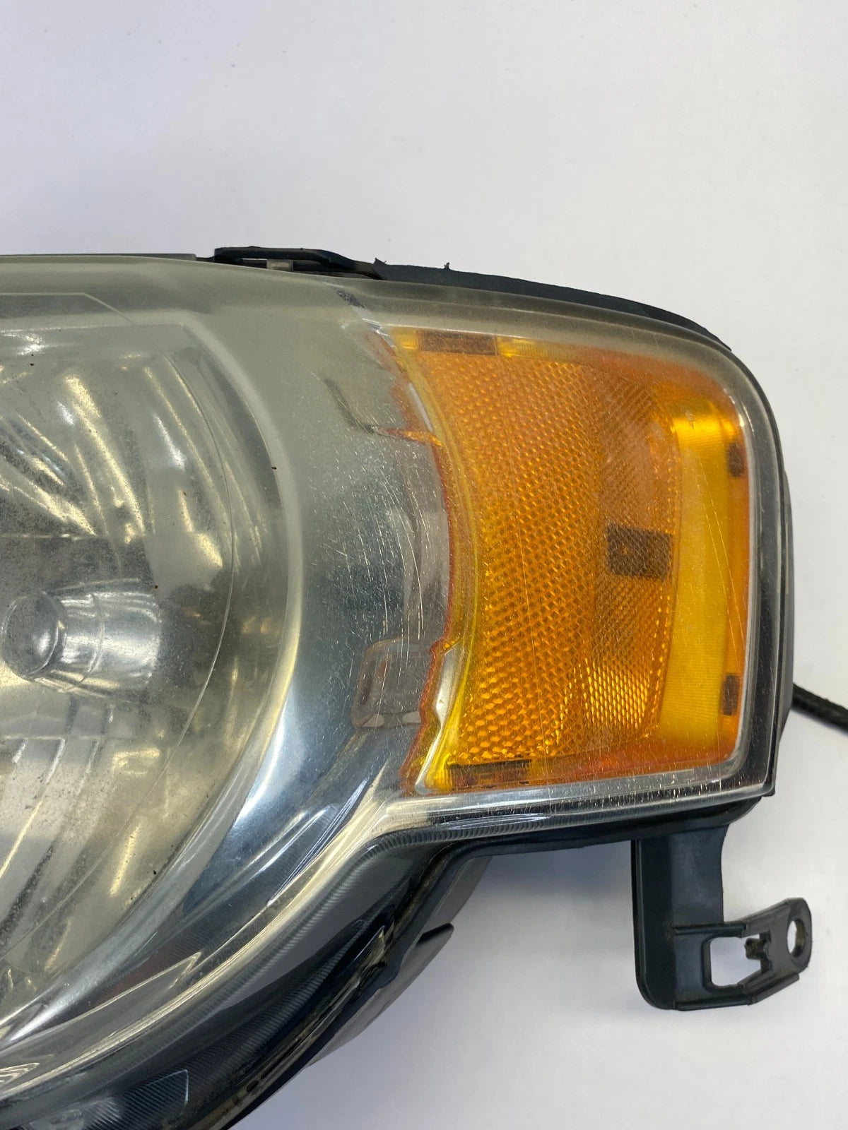 2007-2012 FORD ESCAPE FRONT LEFT DRIVER HEADLIGHT LENS UNIT 9L84-13006-A OEM