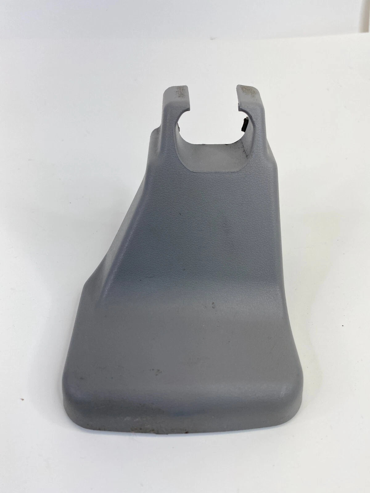 2005-2010 TOYOTA SIENNA FRONT LEFT SEAT TRACK END COVER 72138-AE030 OEM