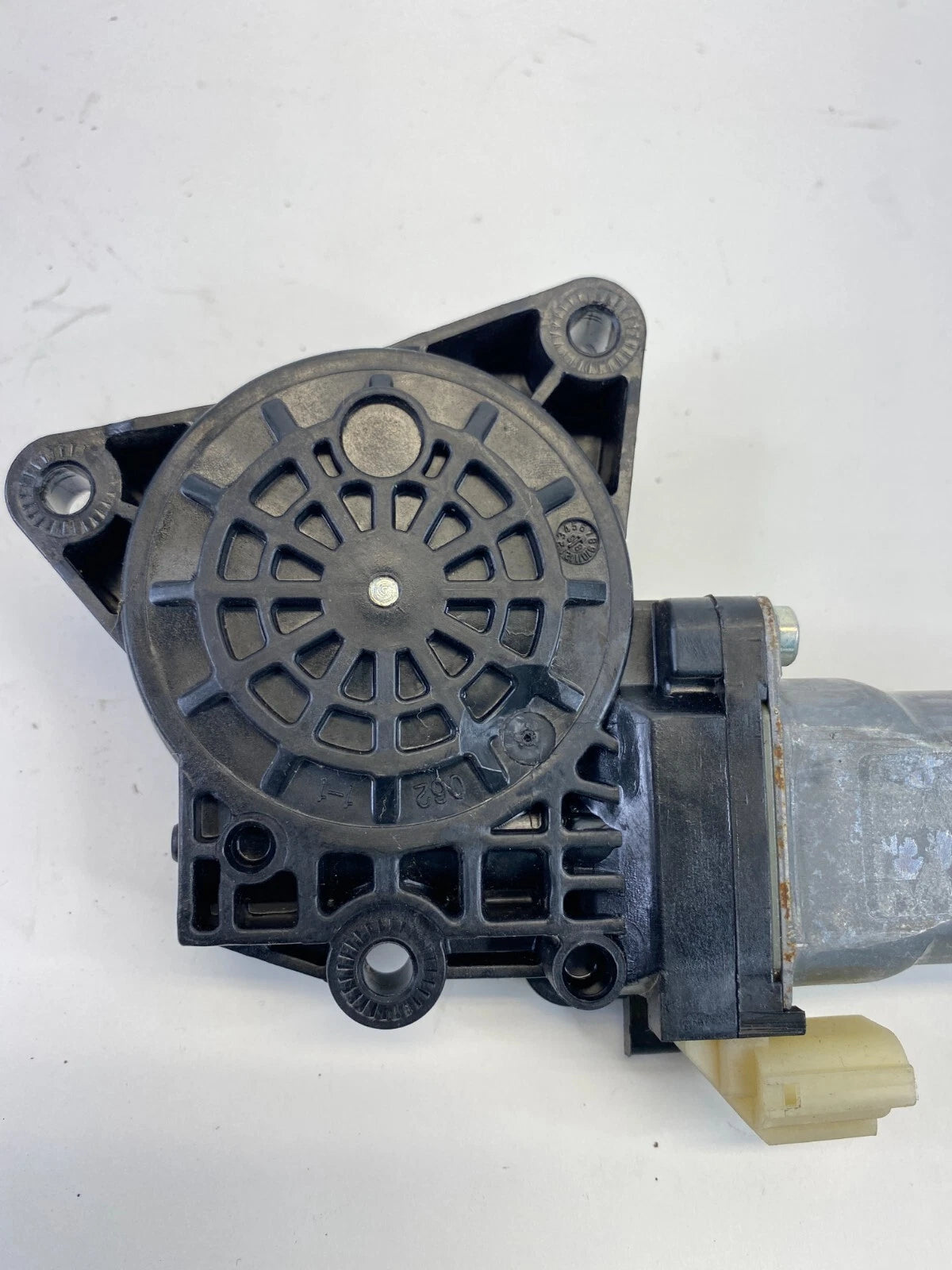 2009 2010 2011 Kia Borrego Front Right Side Door Power Window Motor OEM