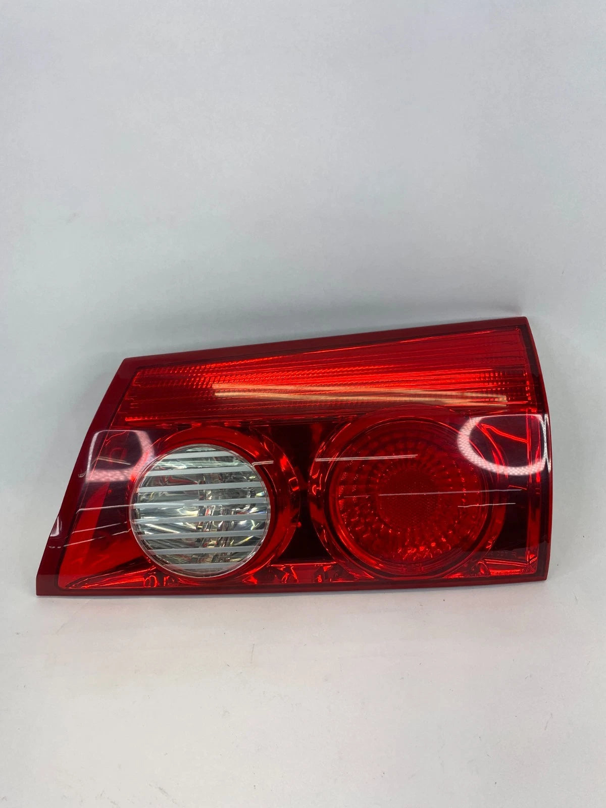 2006-2010 TOYOTA SIENNA RIGHT PASSENGER SIDE INNER TAIL LIGHT LAMP TAILLIGHT OEM
