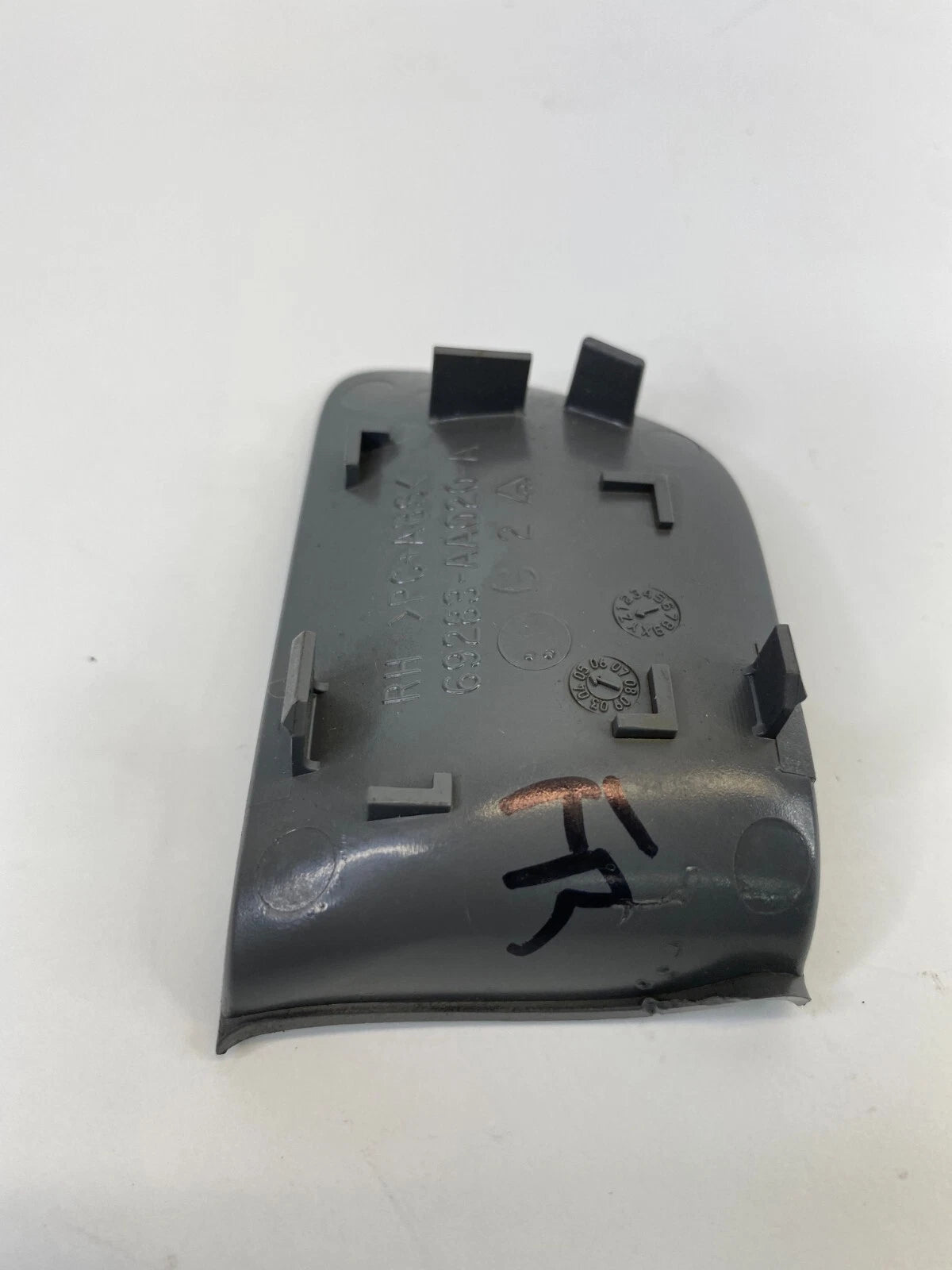 2002-2006 TOYOTA CAMRY FRONT RIGHT INSIDE DOOR PLUG SCREW COVER TRIM 69283-AA020
