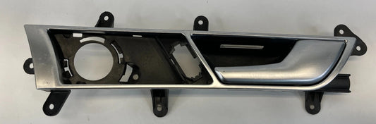 2006-2011 AUDI A6 FRONT RIGHT SIDE INTERIOR DOOR HANDLE W/ BEZEL 4F0-837-020 OEM