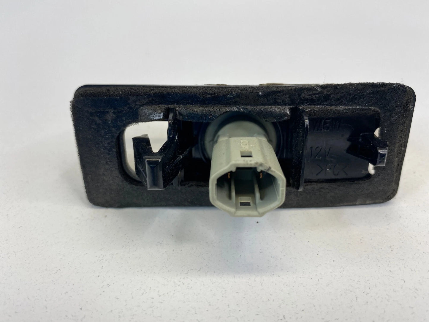 2009 2010 2011 2012 2013 TOYOTA MATRIX REAR TRUNK LICENSE PLATE LIGHT LAMP OEM