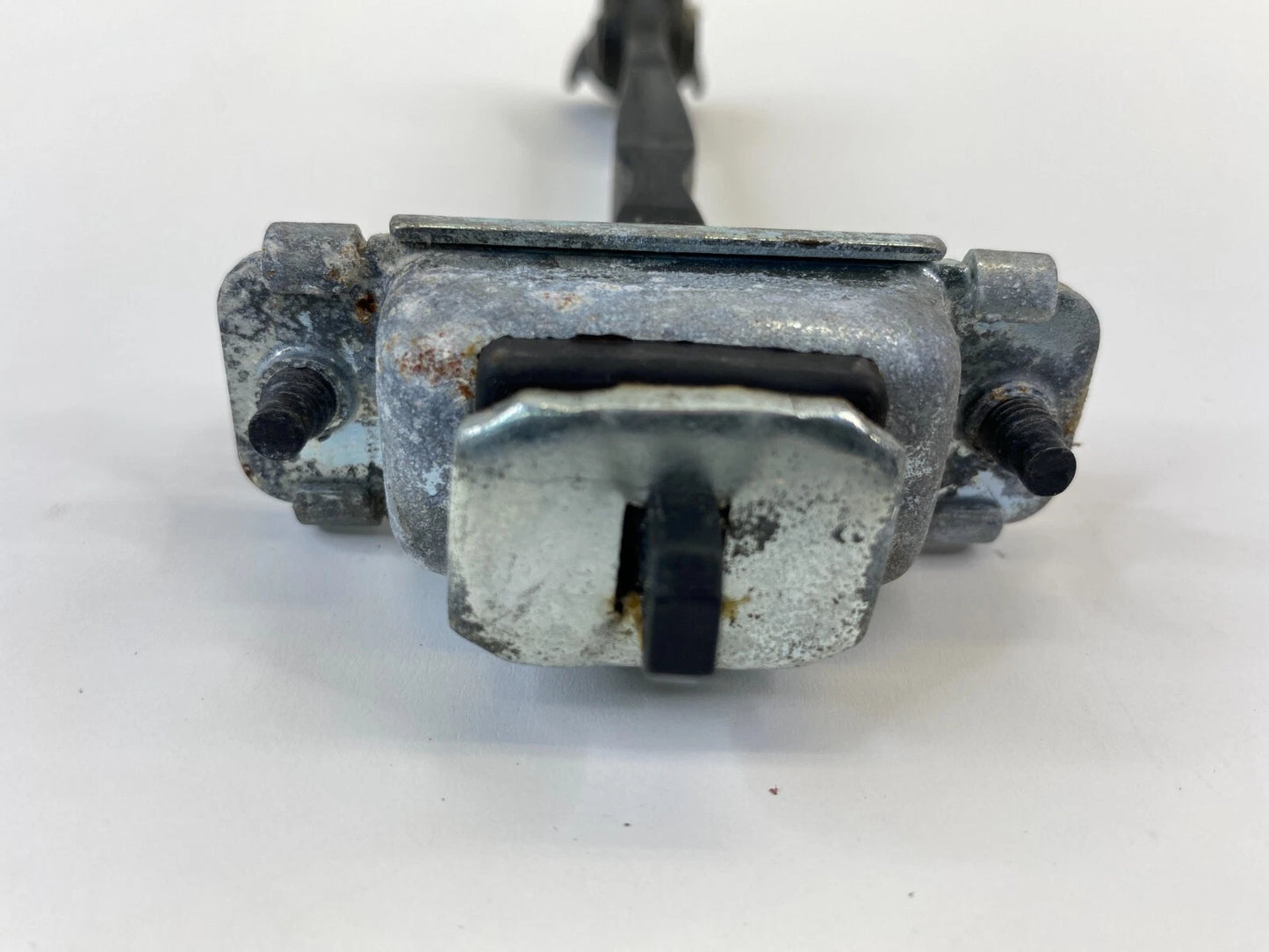 2006-2010 HYUNDAI SONATA SEDAN FRONT LEFT DOOR CHECK STOPPER CHECK STRAP HINGE