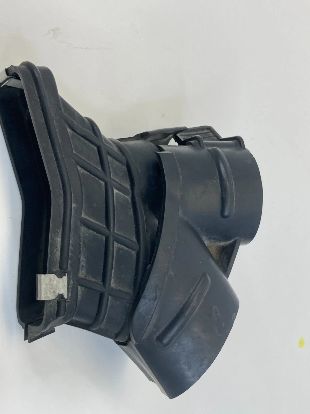 13-19 Ford Escape Air Intake Duct Housing Hose Connector Rubber CV619A675AD OEM