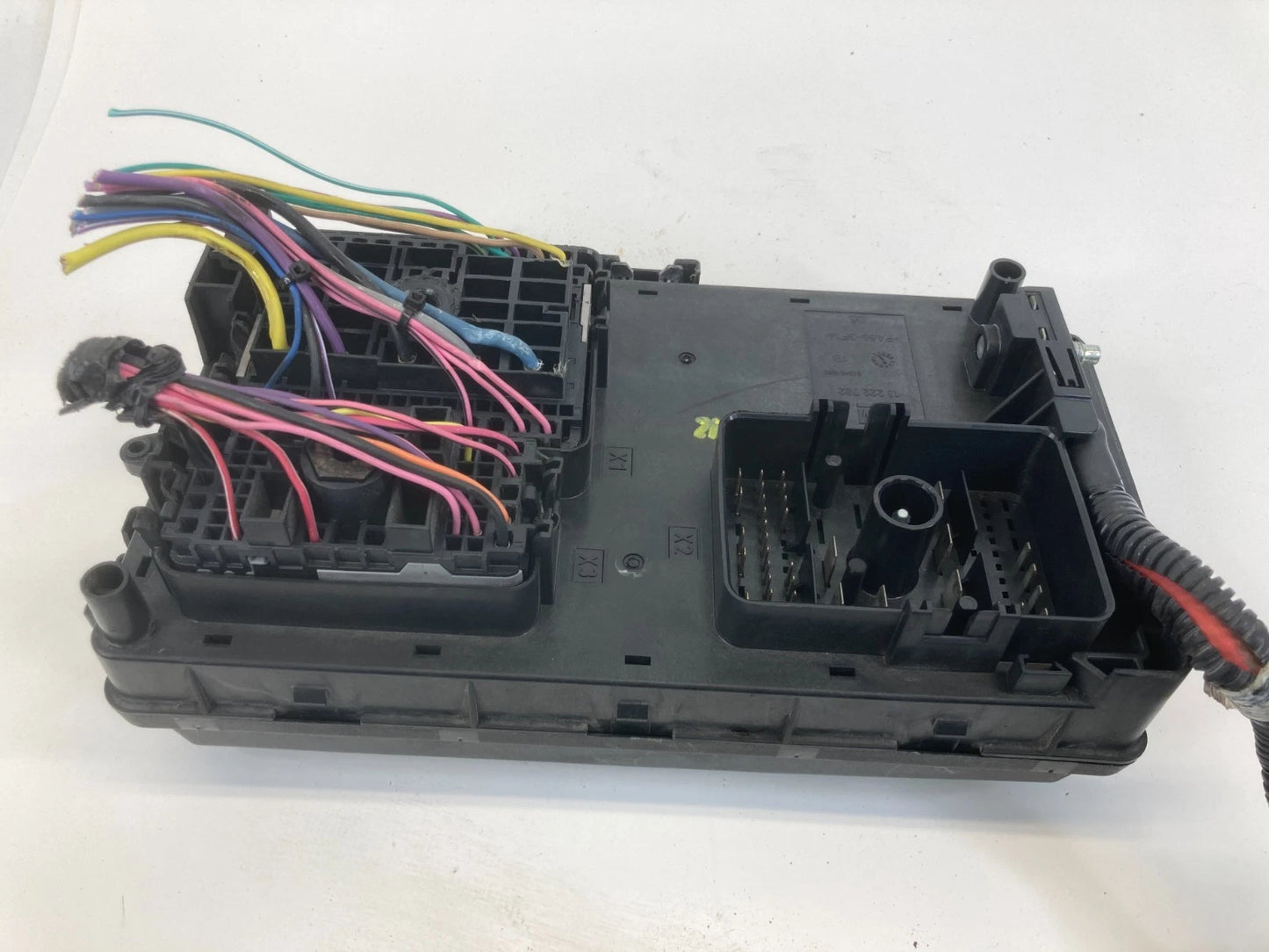 2010 2011 CADILLAC SRX 3.0L ENGINE FUSE BOX FUSEBOX W/O FOG LIGHTS 15896994 OEM