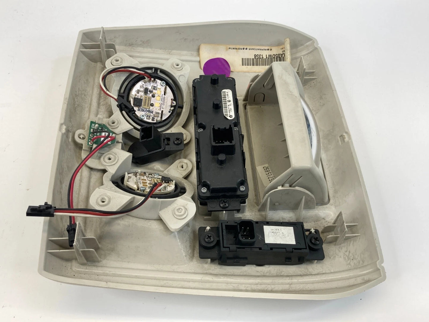 2009-2014 VOLKSWAGEN ROUTAN OVERHEAD CONSOLE DOME MAP LIGHT READING LAMP OEM