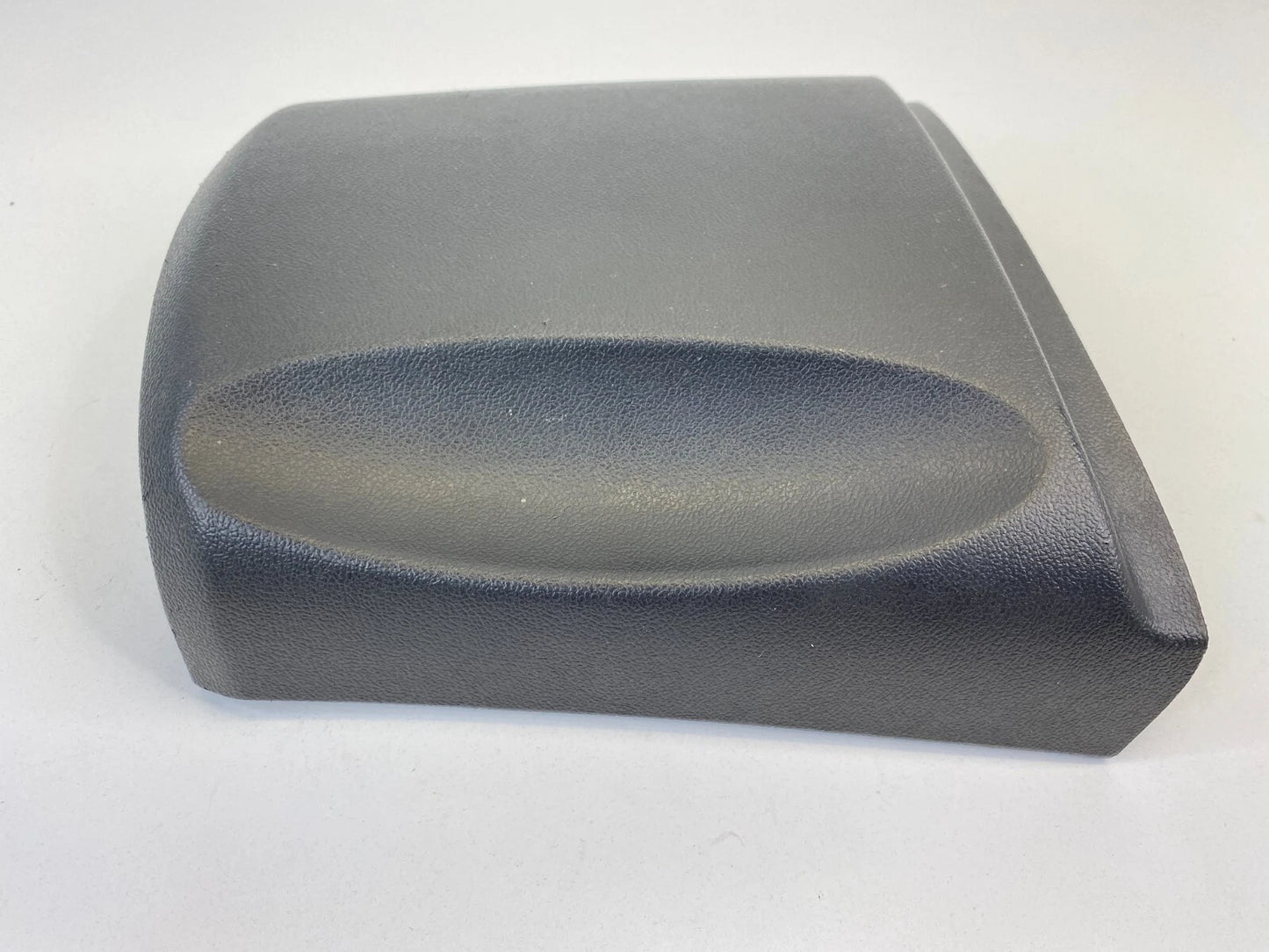 2007-2009 PONTIAC TORRENT REAR LOWER CENTER CONSOLE PANEL TRIM COVER 22722113