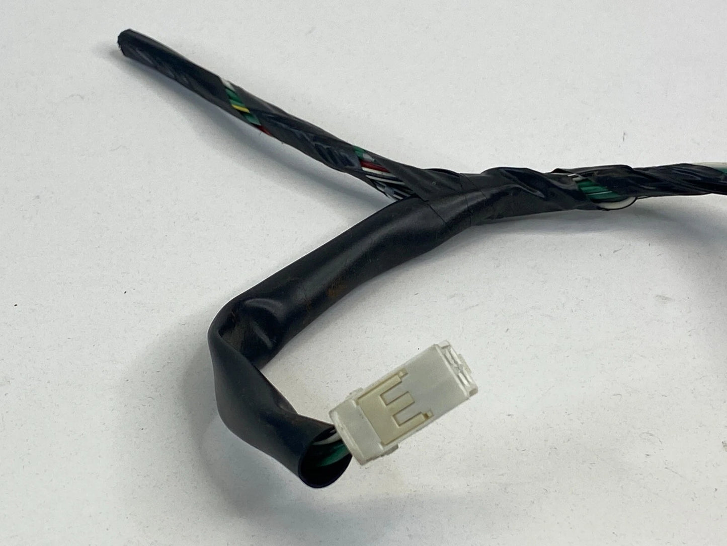 1998-2002 TOYOTA COROLLA REAR LEFT SIDE TAIL LIGHT CONNECTOR HARNESS CABLE WIRE
