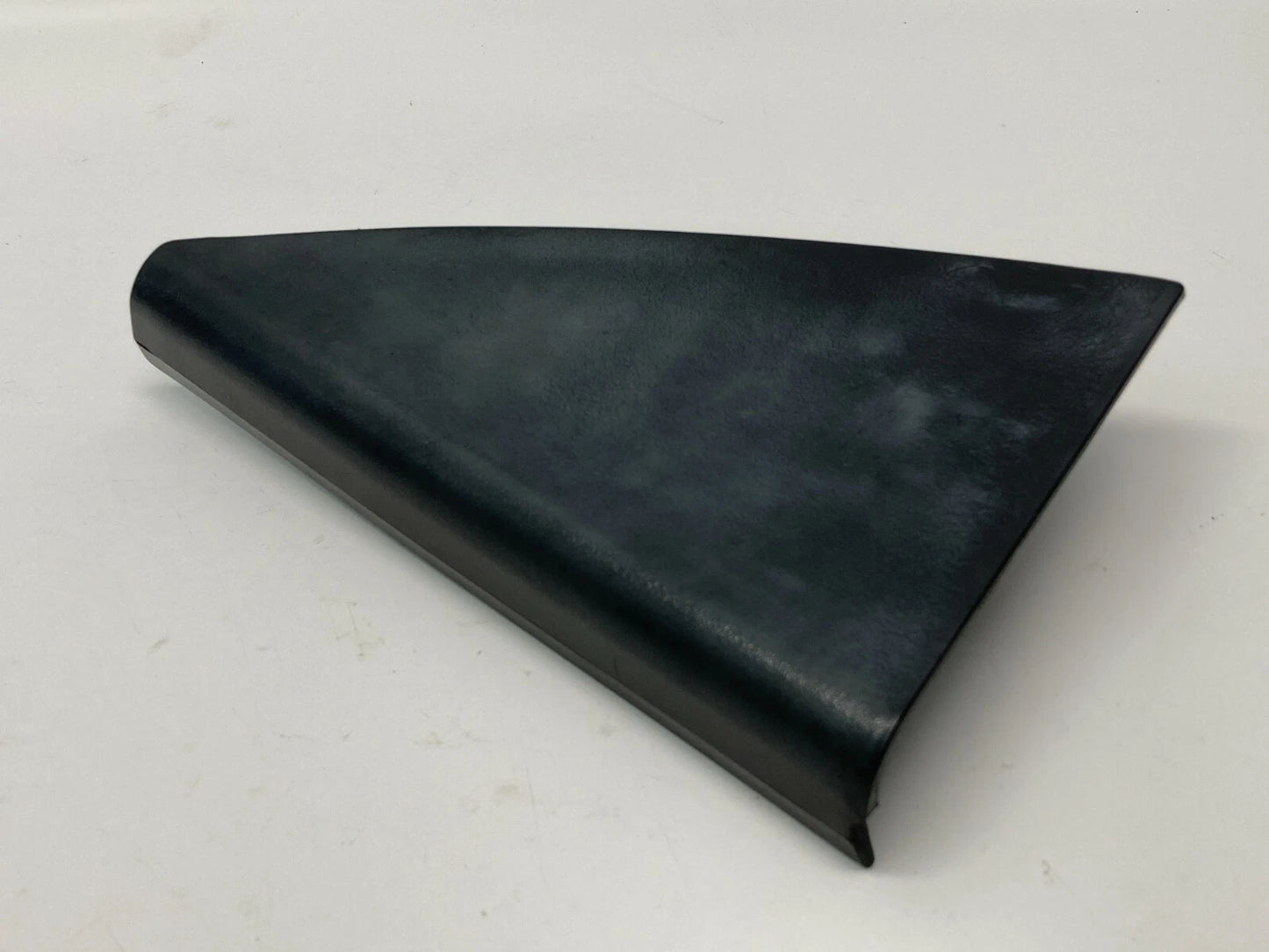 2000 00 DAEWOO LANOS REAR RIGHT SIDE DOOR CORNER INSIDE COVER TRIM 96304739 OEM