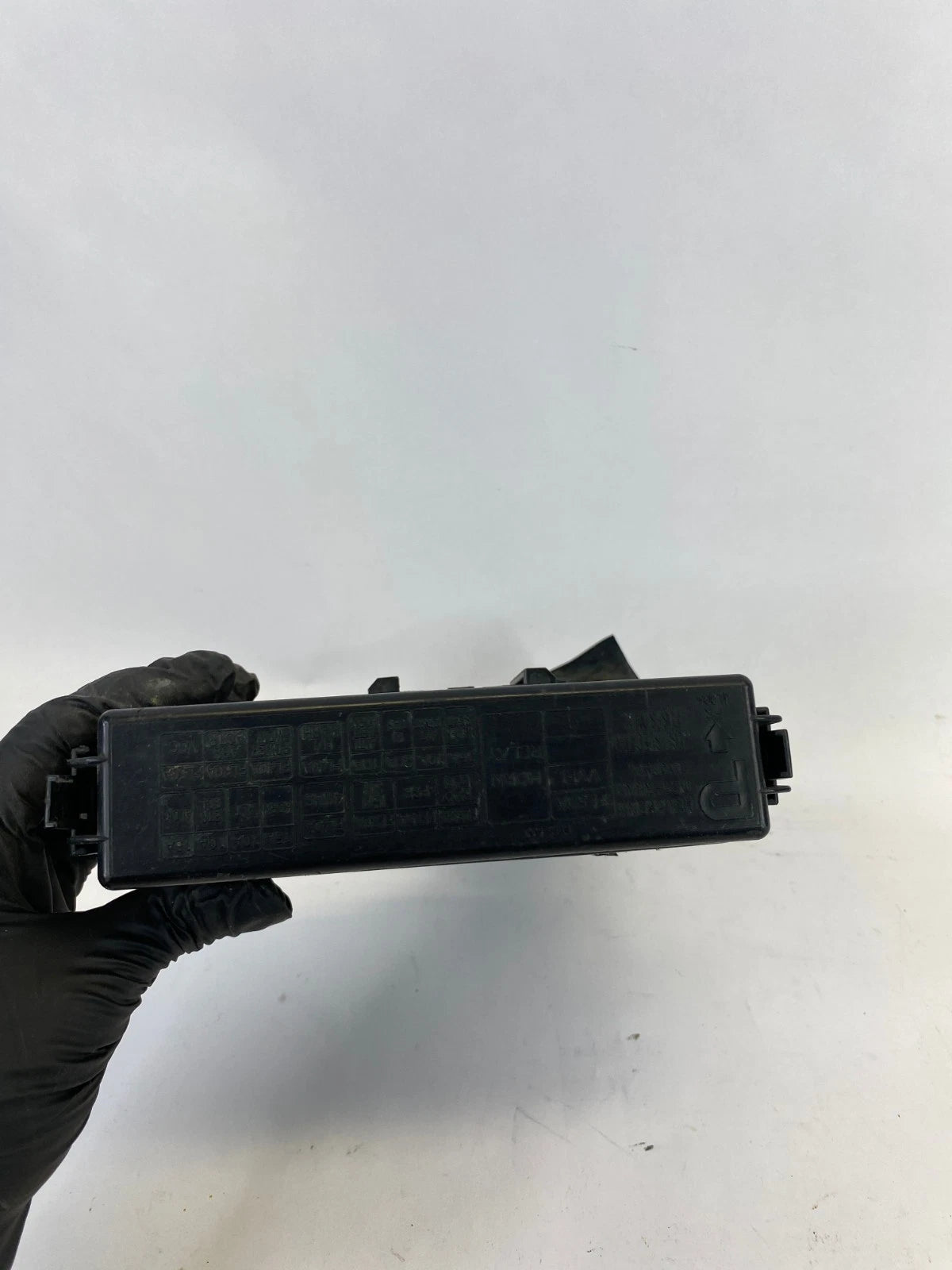 2008-2013 INFINITI G37 ENGINE BAY BATTERY FUSE RELAY BOX MODULES OEM 24381-7990A