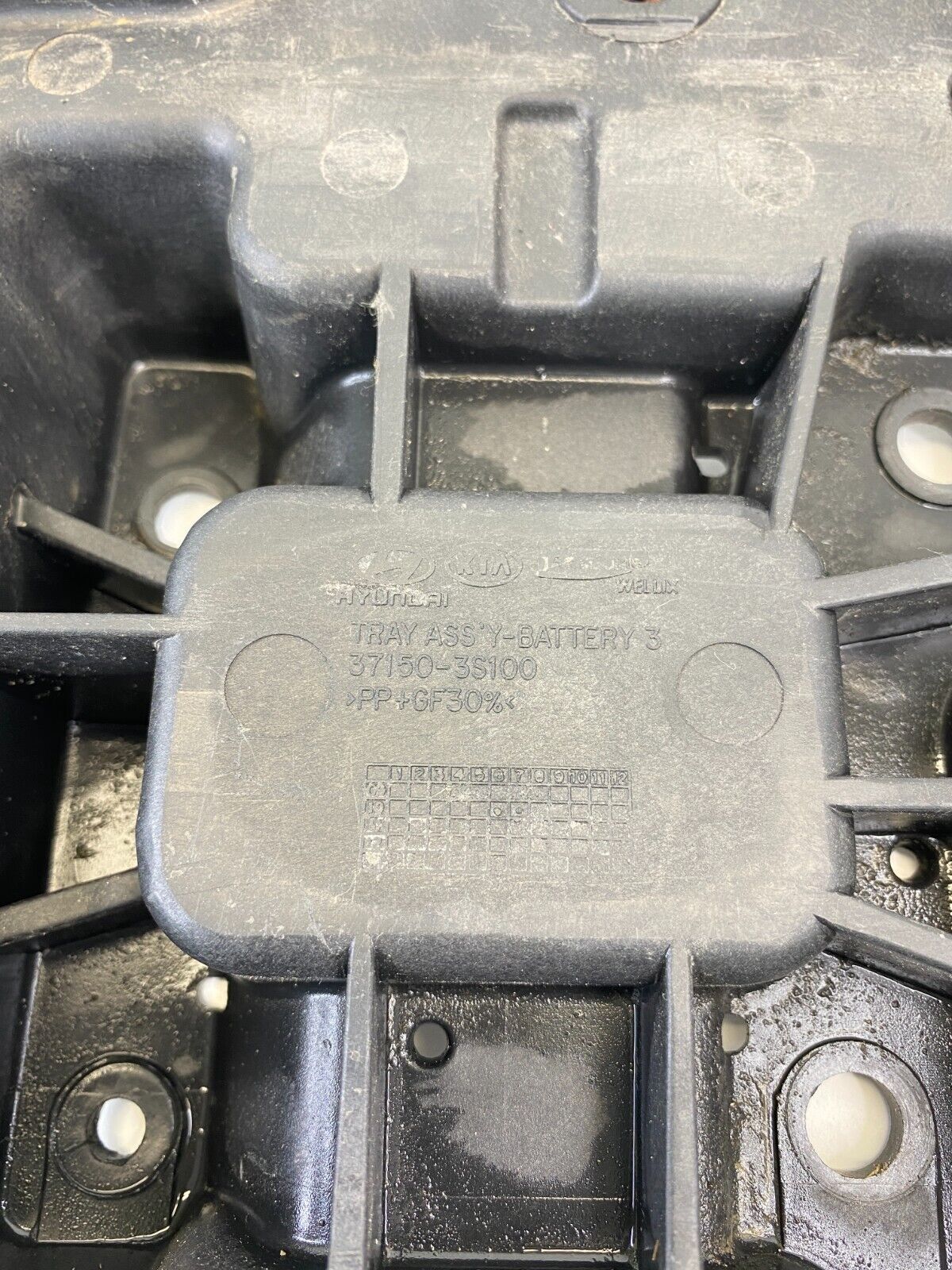 2011 Hyundai Sonata 2.4L Battery Retainer Tray Holder 37150-3S100 OEM