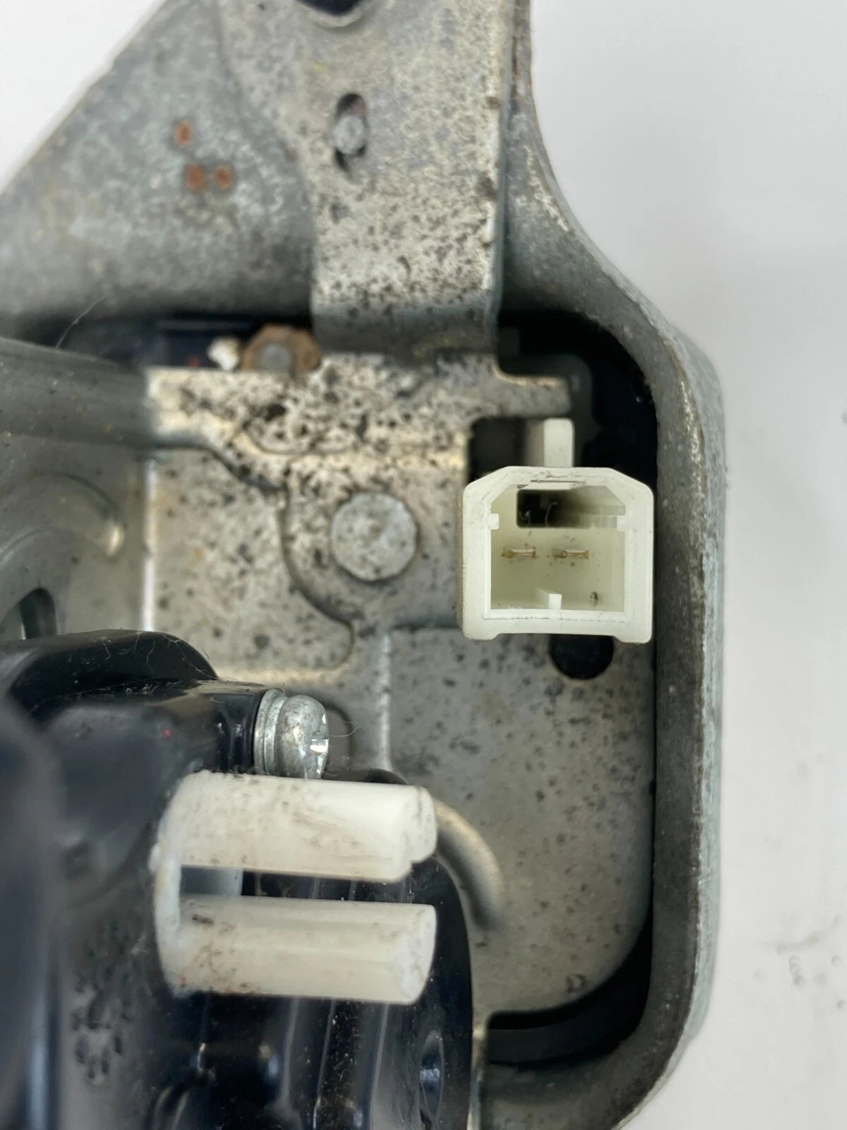 2009 2010 DODGE JOURNEY REAR TRUNK LIFTGATE LOCK LATCH ACTUATOR RELEASE