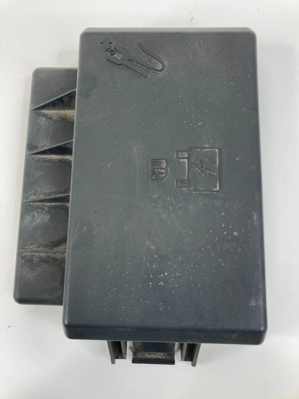 2007 07 CHRYSLER 300 ENGINE UNDER HOOD FUSE BOX COVER LID 7140-1914-30 OEM