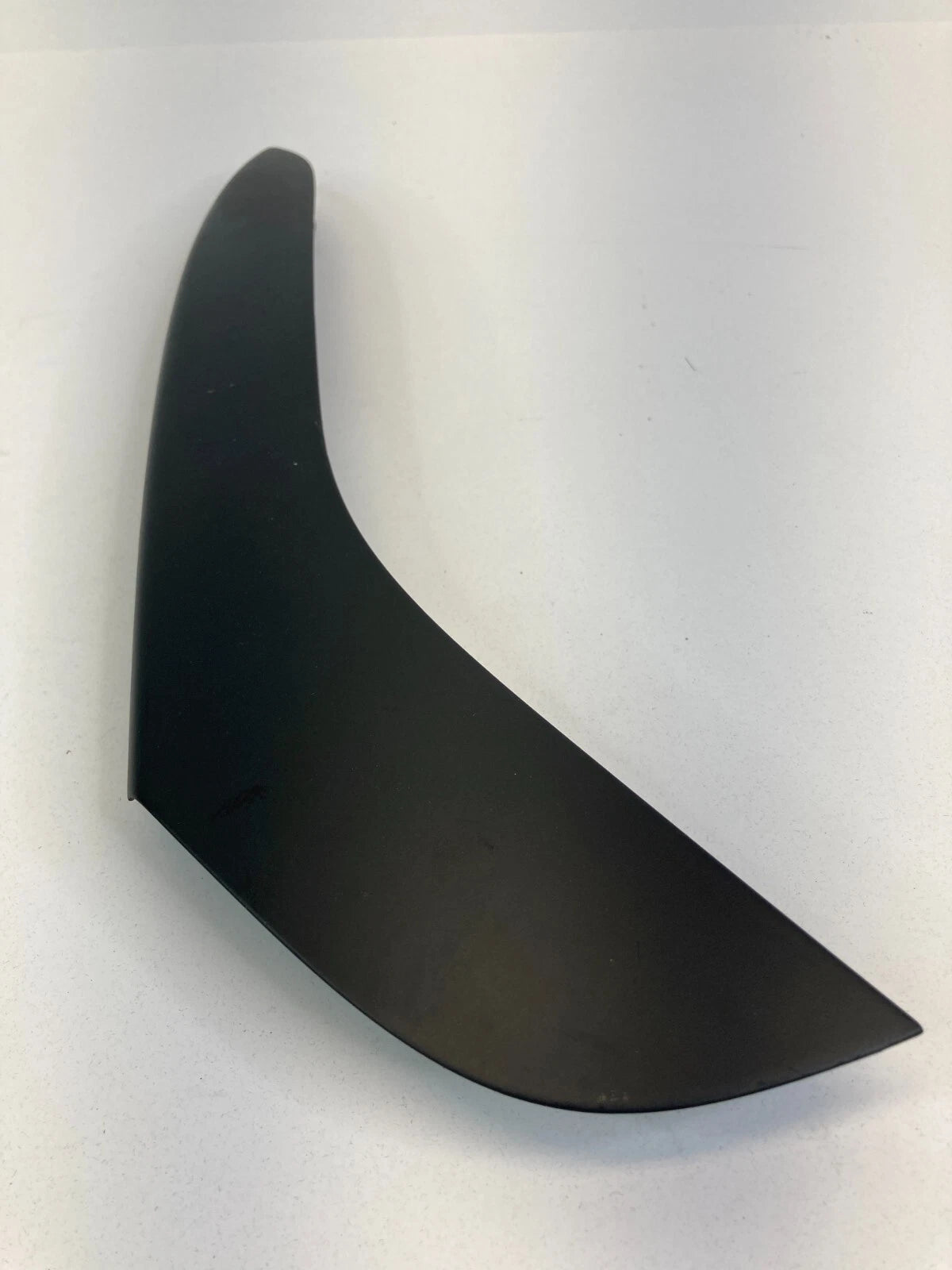 2006-2010 VW VOLKSWAGEN PASSAT FRONT RIGHT PASSENGER PULL HANDLE COVER TRIM OEM