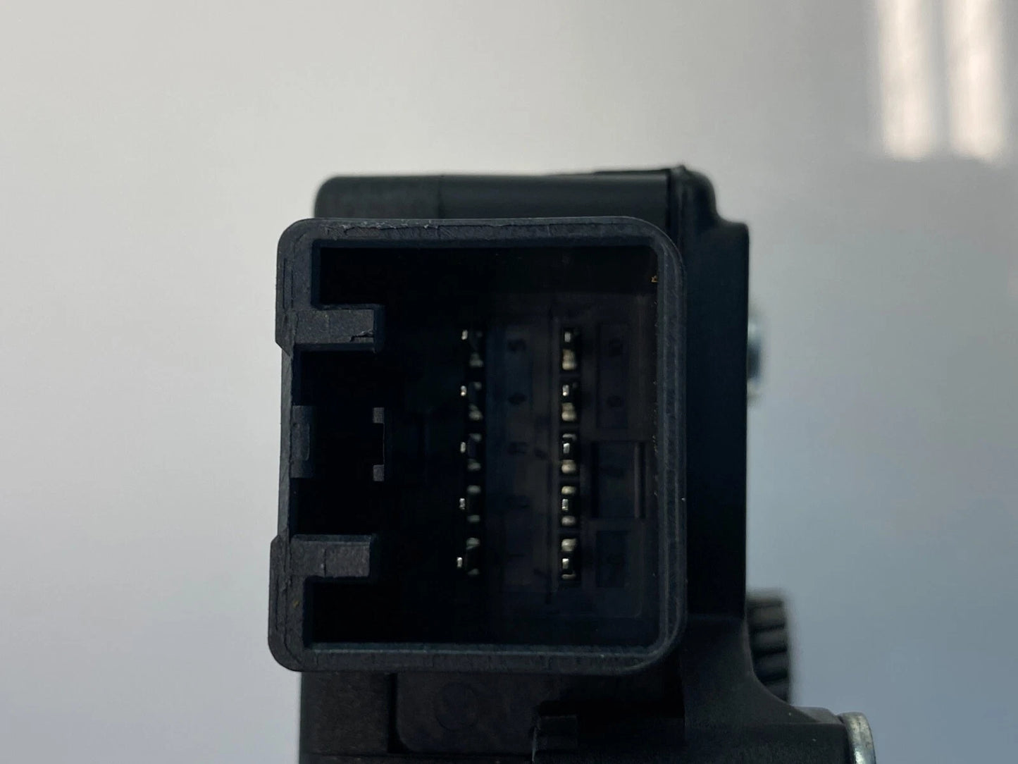 2006-2009 HYUNDAI ELANTRA SEDAN SUNROOF SUN ROOF CONTROL MOTOR ASSY 1701848F OEM