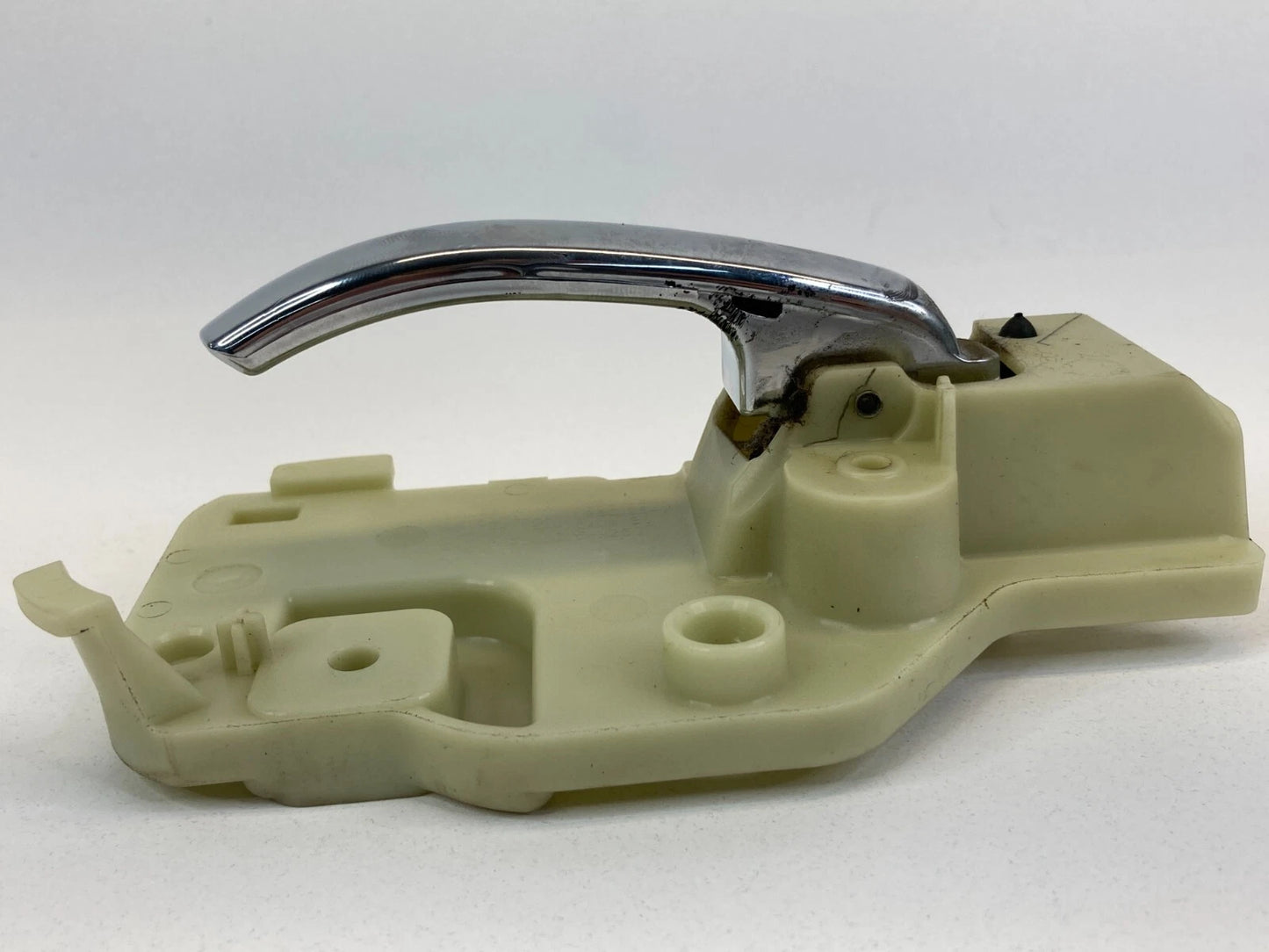 2009-2017 JEEP PATRIOT REAR RIGHT PASSENGER SIDE INNER DOOR HANDLE ASSEMBLY OEM