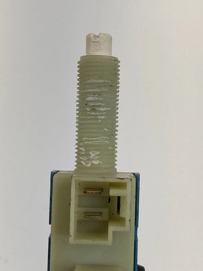 1997-2005 BUICK CENTURY 3.1L A/T BRAKE LIGHT STOP LAMP STOPLAMP BUTTON SWITCH
