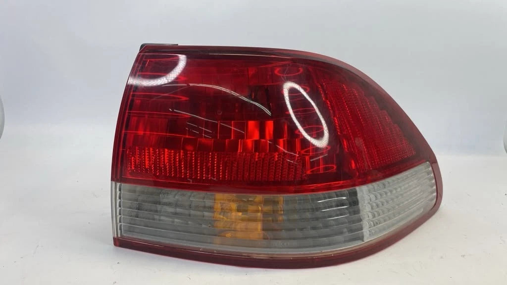 01 02 HONDA ACCORD SEDAN PASSENGER RIGHT TAILLIGHT QUARTER PANEL TAIL LIGHT OEM