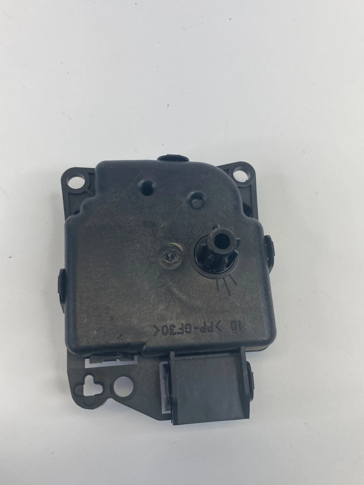 2009-2014 VOLKSWAGEN ROUTAN HVAC AC HEATER BLEND DOOR ACTUATOR FLAP M8679001 OEM