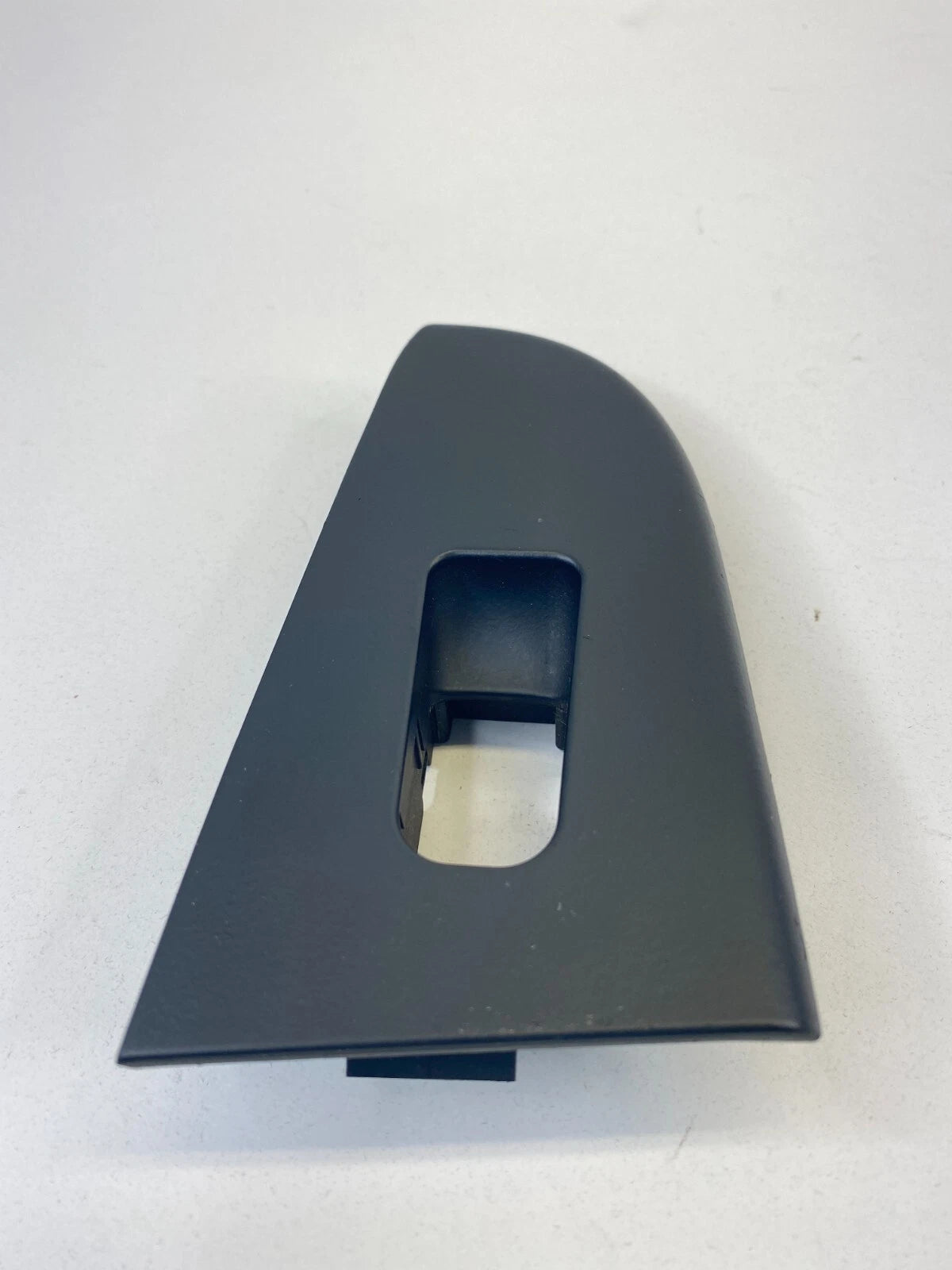 07-10 HYUNDAI ELANTRA REAR LEFT SIDE DOOR WINDOW SWITCH BEZEL 935802H000 OEM