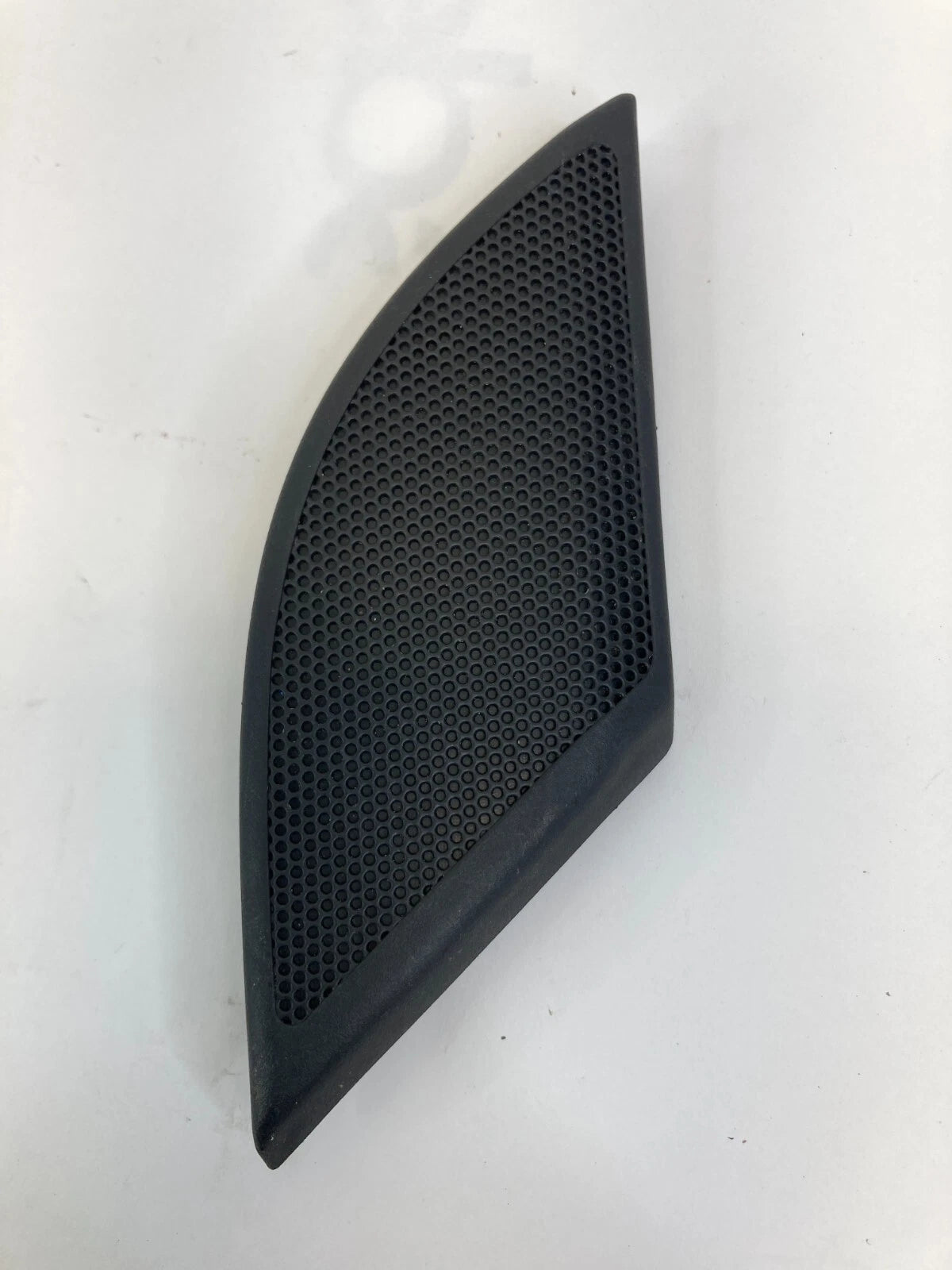 2008-2010 SATURN VUE REAR LEFT SIDE DOOR TWEETER GRILL GRILLE COVER 96627975
