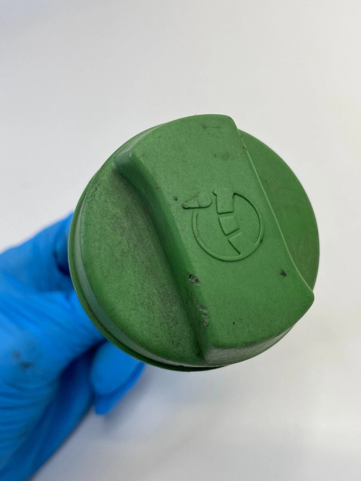 1990-2005 VOLKSWAGEN PASSAT POWER STEERING FLUID RESERVOIR CAP LID 8D0422361C