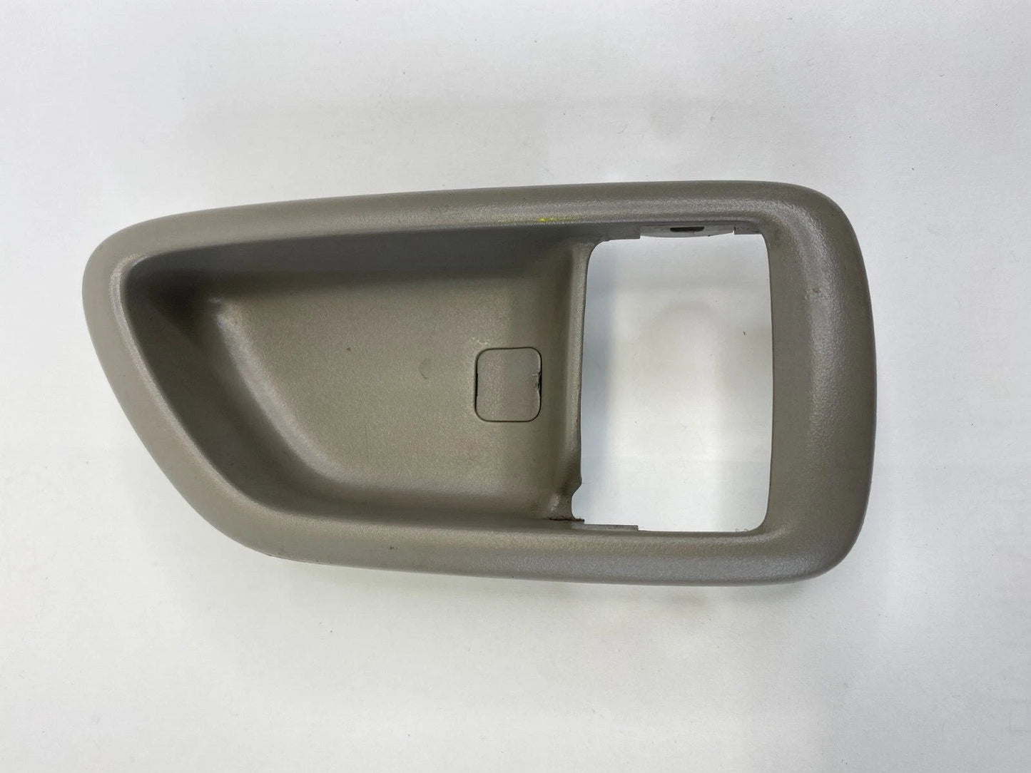 2001-2004 TOYOTA SEQUOIA REAR RIGHT SIDE INTERIOR DOOR HANDLE BEZEL 69277-AC010