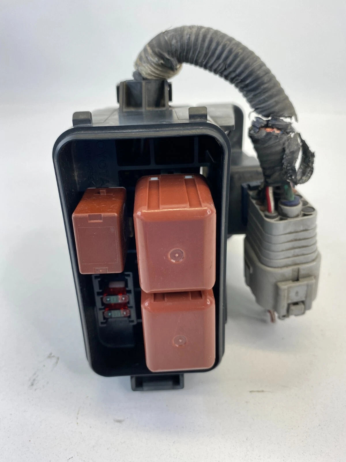 2000-2004 TOYOTA AVALON SMALL ENGINE BAY FUSE RELAY BLOCK BOX UNIT OEM FACTORY