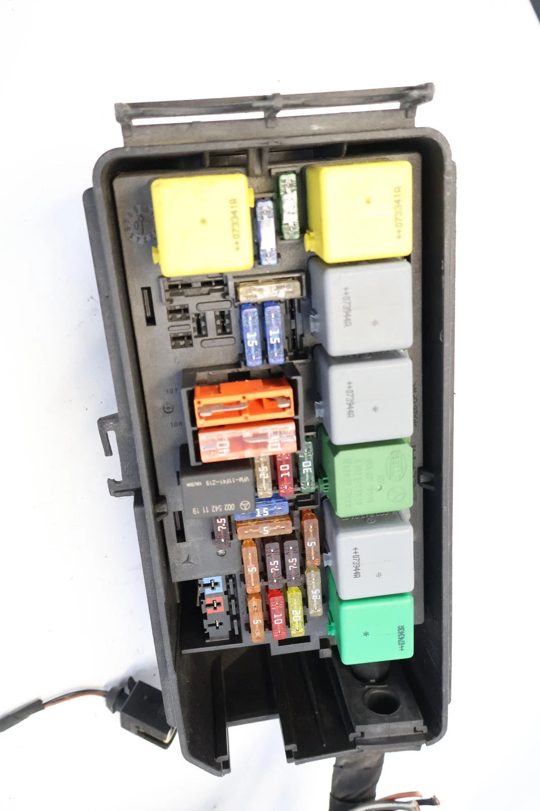 2006-2013 MERCEDES W251 R350 FRONT FUSE BOX RELAY W BATTERY DISTRIBUTION MODULE