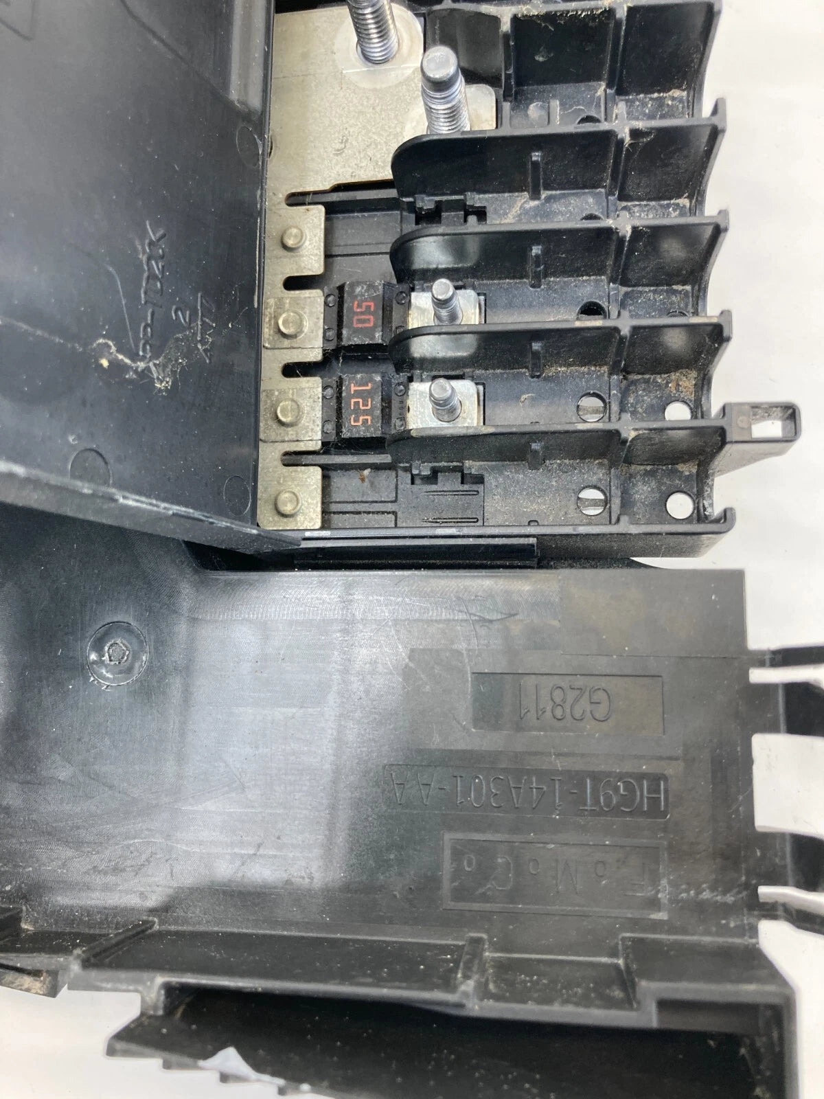2015-2019 FORD EDGE ENGINE FUSE BOX JUNCTION BOX HOLDER BRACKET HG9T-14A301-AAA