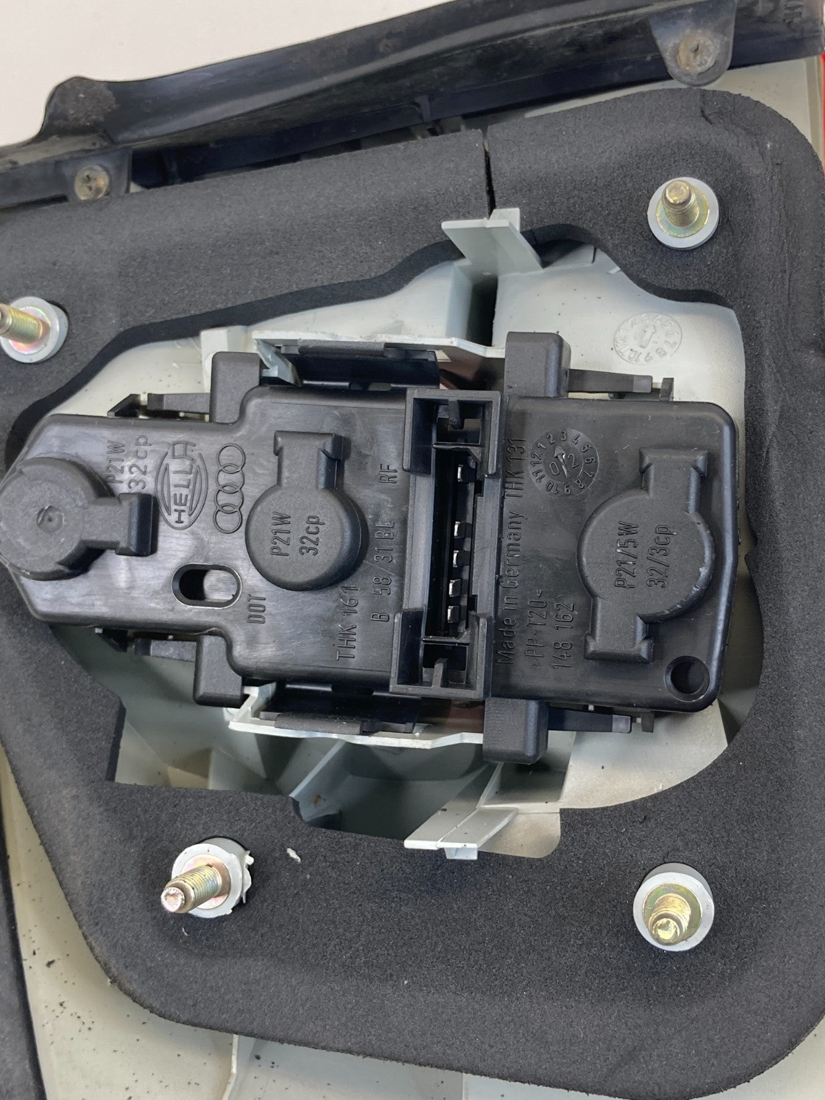 02-04 Audi A6 Quattro Sedan Right Passenger Tail Light Taillight 4B5945096 OEM