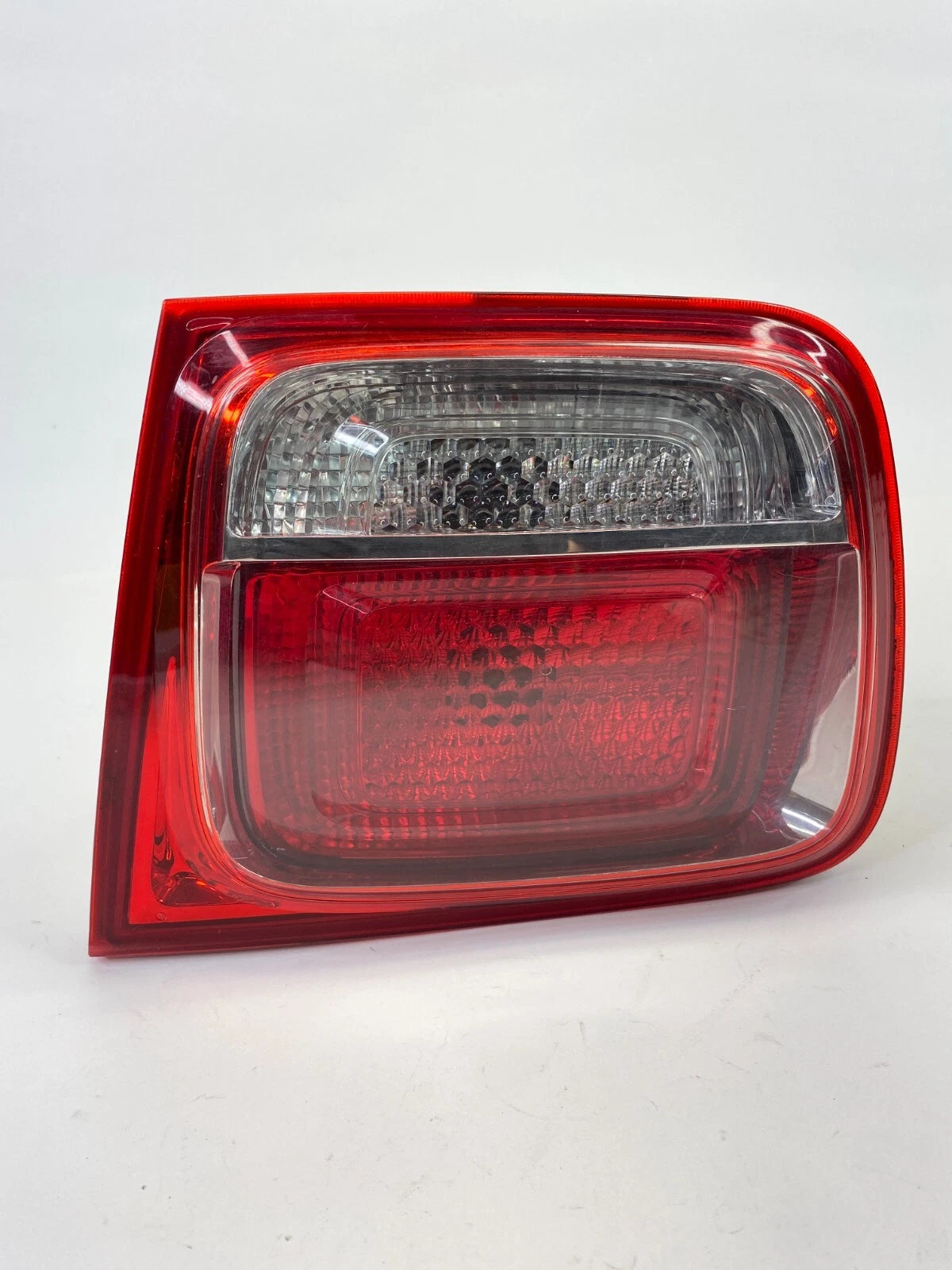 2013-2015 CHEVY MALIBU REAR RIGHT SIDE TAIL LIGHT INNER TAILLIGHT BRAKE LAMP OEM