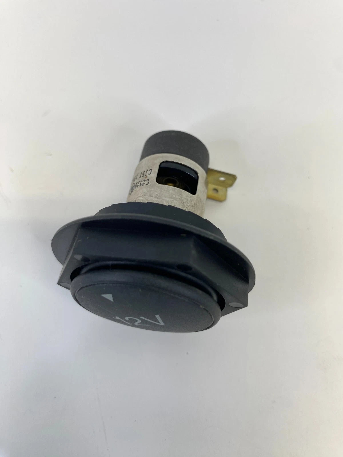 2013-2019 FORD ESCAPE CENTER CONSOLE 12 VOLT ACCESSORY POWER OUTLET SOCKET OEM