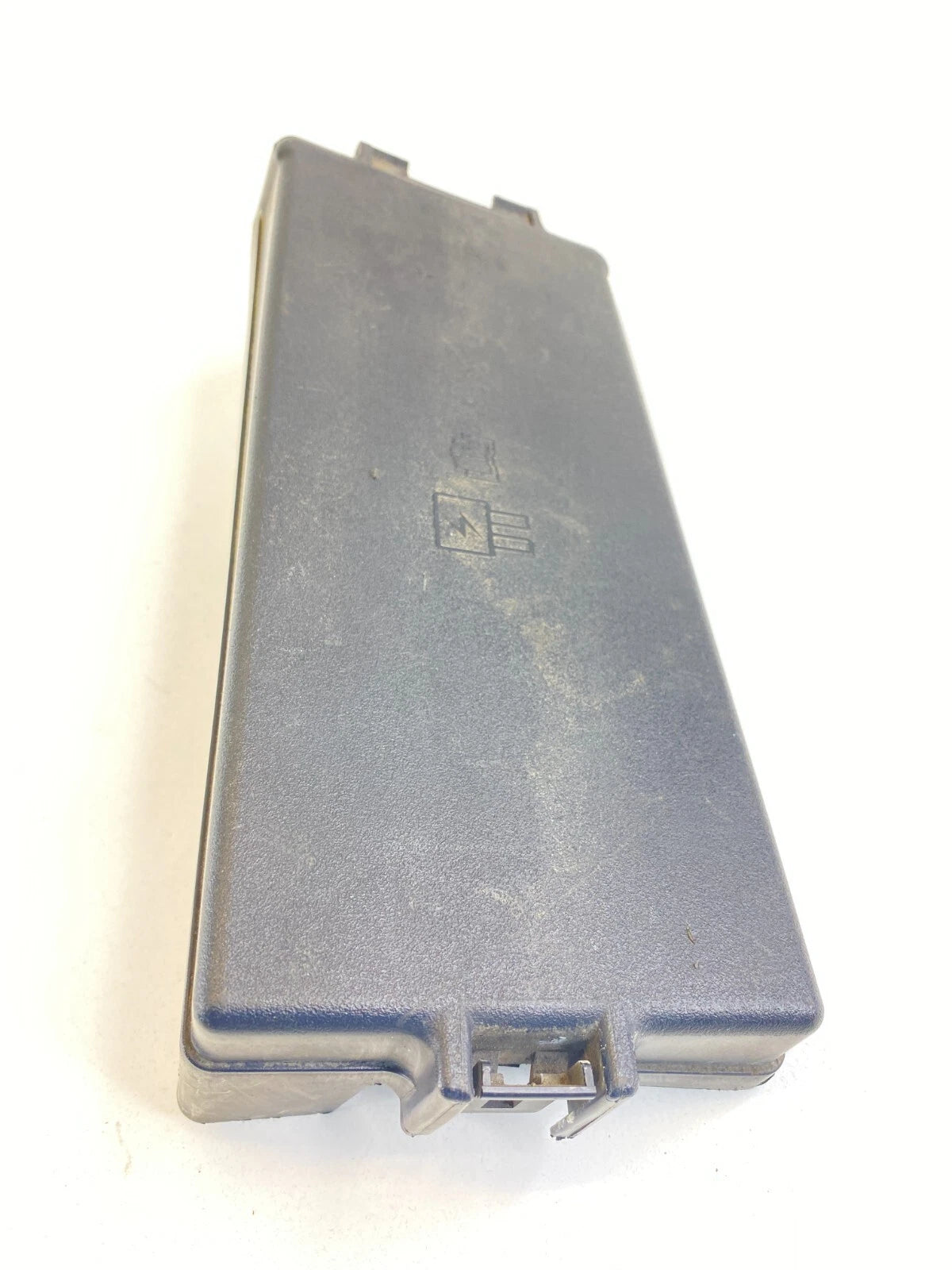 2005-2007 FORD FIVE HUNDRED ENGINE FUSE RELAY BOX FUSEBOX COVER LID TRIM OEM