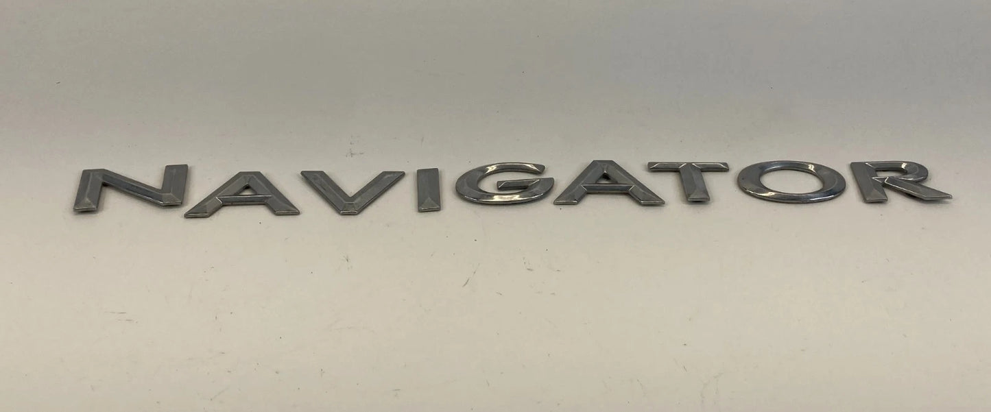 2003-2006 LINCOLN NAVIGATOR FENDER SIDE NAMEPLATE EMBLEM BADGE LOGO CHROME