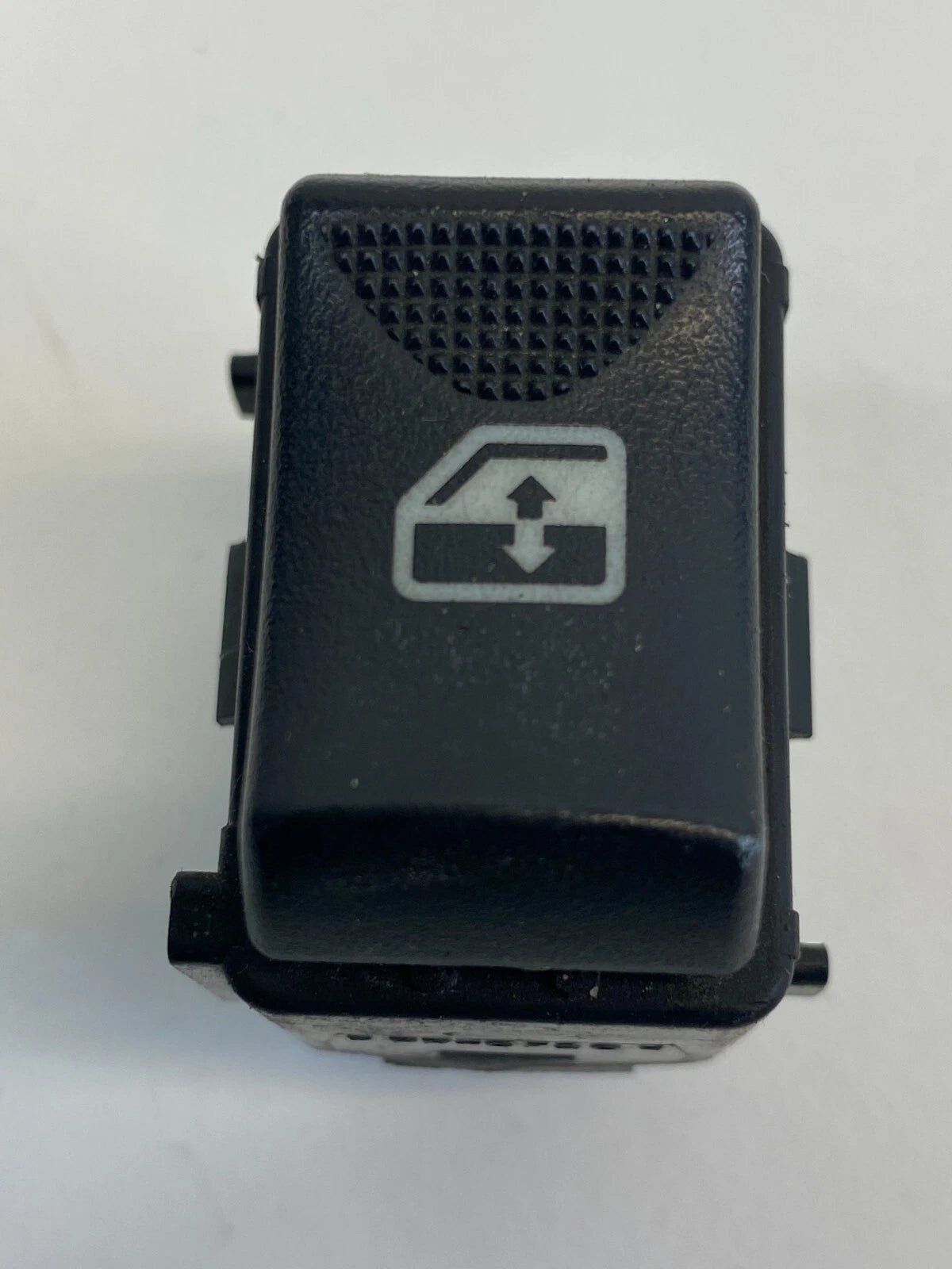 2000-2005 CHEVROLET MONTE CARLO FRONT RIGHT SIDE DOOR POWER WINDOW SWITCH BUTTON