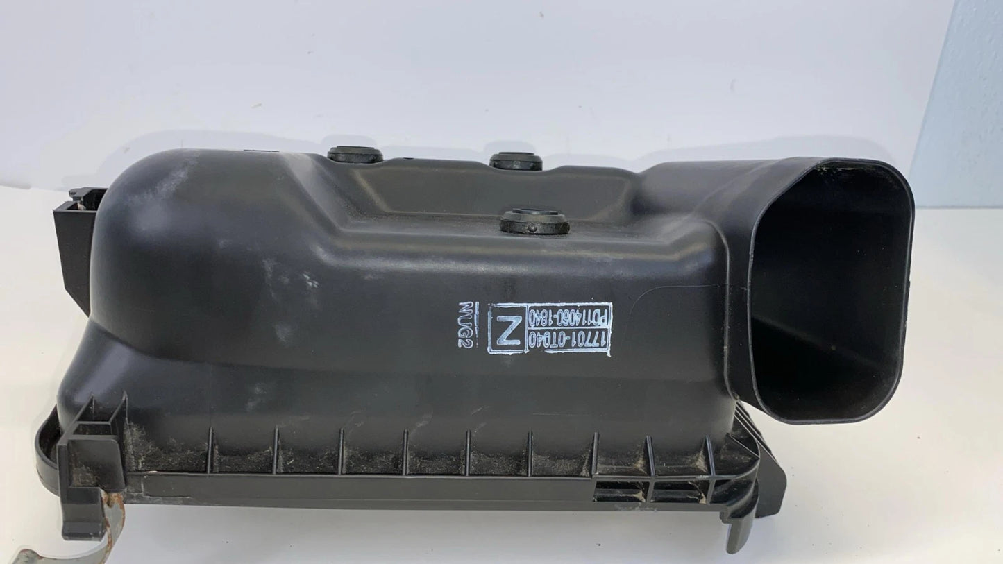 2009-2019 TOYOTA COROLLA AIR INTAKE CLEANER BOX LOWER COVER OEM 17701-0T040