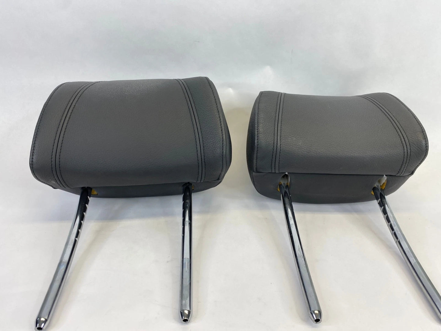 2008 BMW 335XI 07-09 335I COUPE FRONT LEFT & RIGHT SEAT HEADREST SET LEATHER OEM